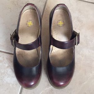 Brown Dr. Martens "Marlena" with heel. Rare!!
